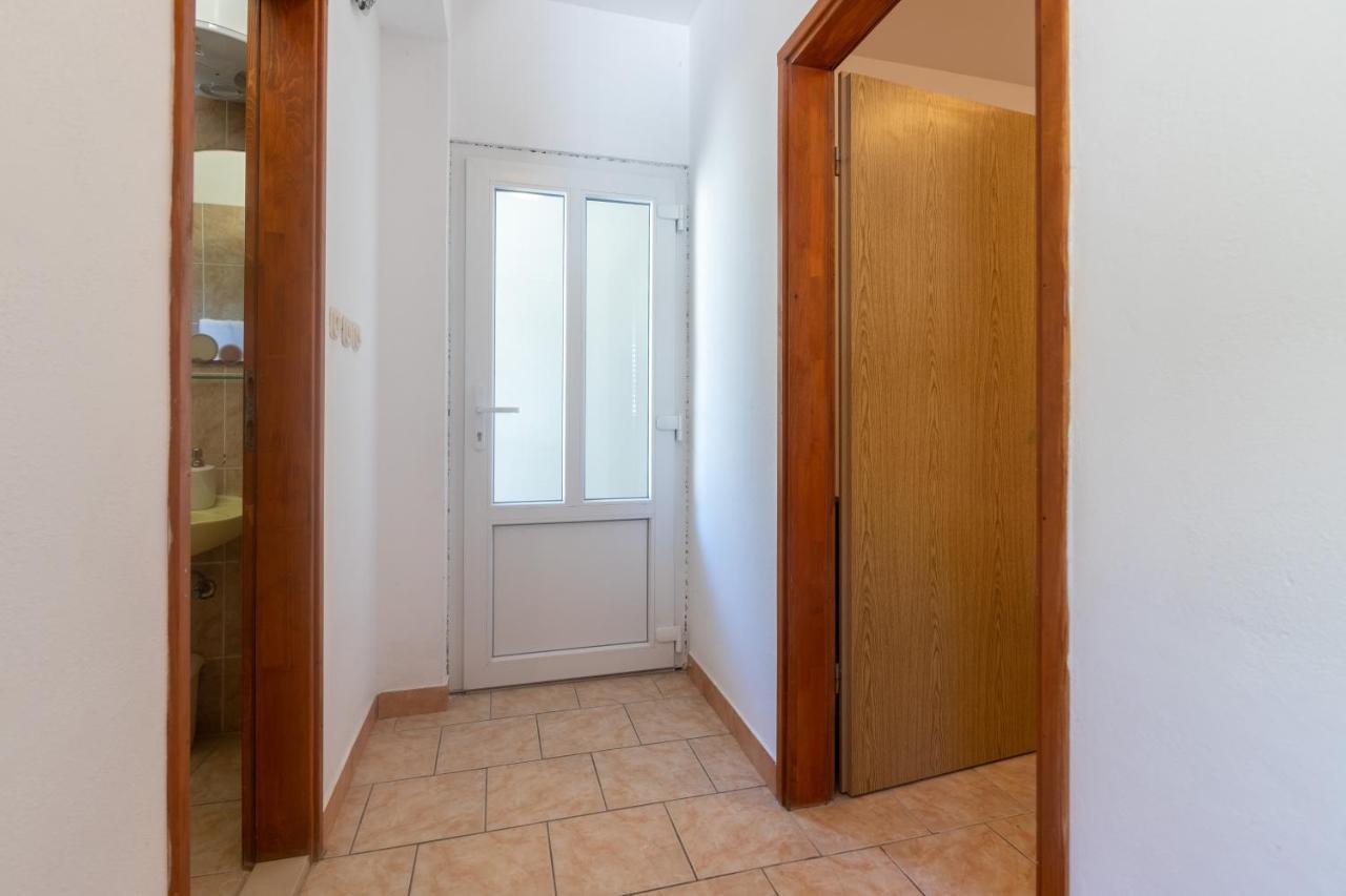 Apartments With A Parking Space Ivan Dolac, Hvar - 15784 외부 사진